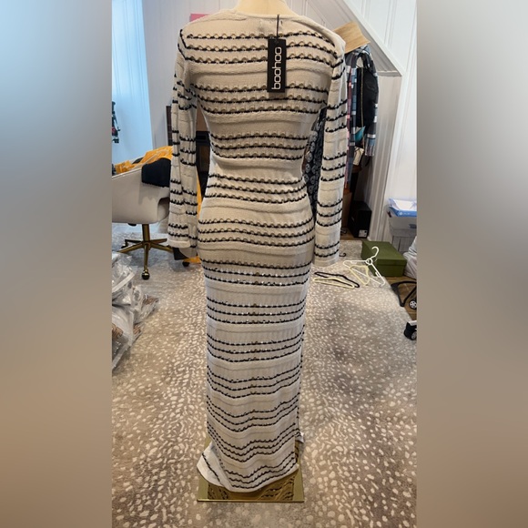BOOHOO; MONO STRIPE CROCHET MAXI BEACH KAFTAN. NWT - Picture 4 of 5